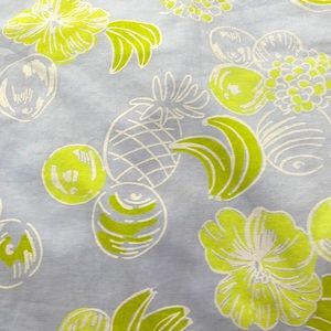 Lilly Pulitzer classic skirt 28 waist 19 length. Green and blue, lined mint cond